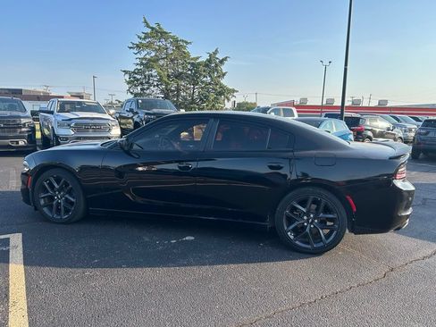 Used 2019 Dodge Charger SXT w/ Blacktop Package RWD image 6