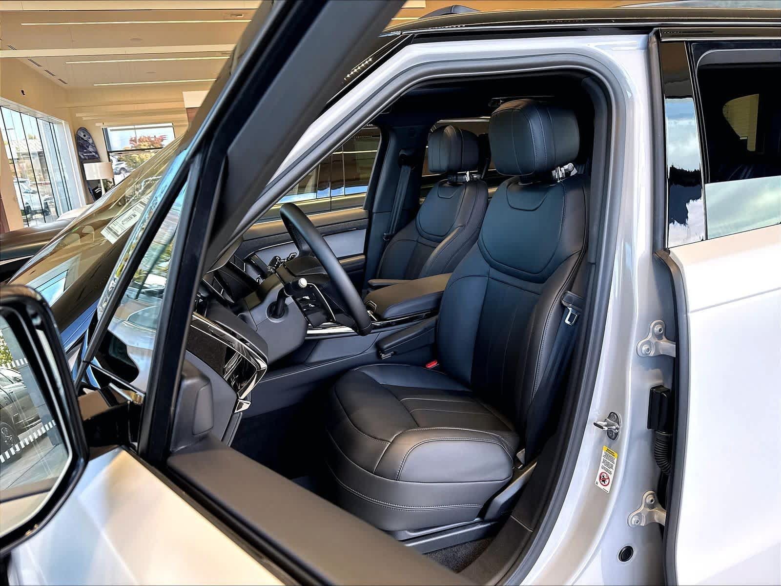 New 2026 Land Rover Range Rover Sport SE AWD/4WD image 11