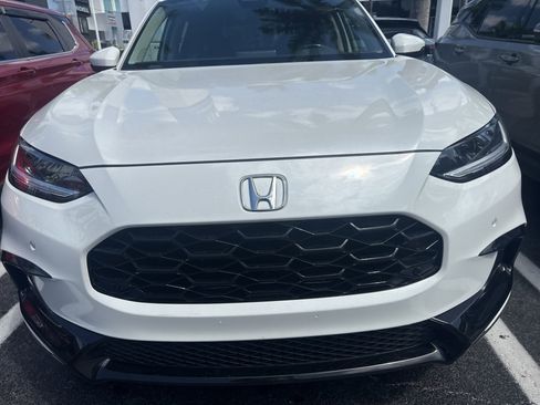 Used 2023 Honda HR-V EX-L image 2