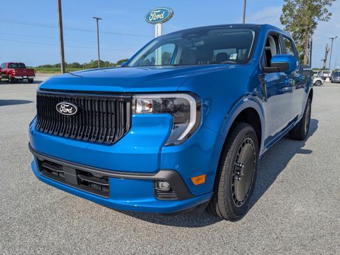 New 2025 Ford Maverick Lobo image 8