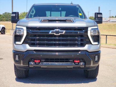 Used 2025 Chevrolet Silverado 2500 LT w/ Trail Boss Package AWD/4WD image 2