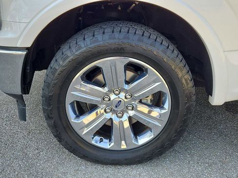 Used 2019 Ford F150 Lariat image 14