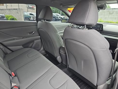 Used 2022 Hyundai Elantra SEL w/ Convenience Package FWD image 13