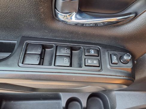 Used 2023 Nissan Titan PRO-4X w/ Pro-4x Convenience Package AWD/4WD image 19