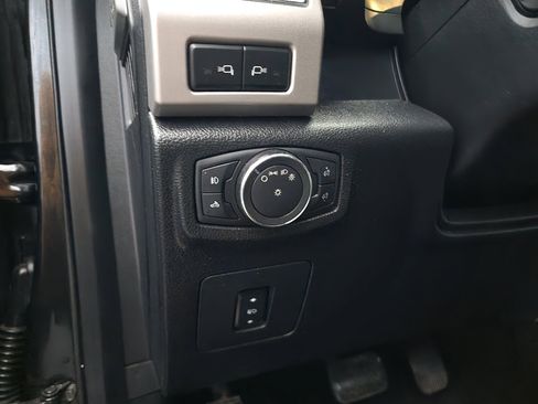 Used 2015 Ford F150 Lariat w/ Equipment Group 502A Luxury image 17