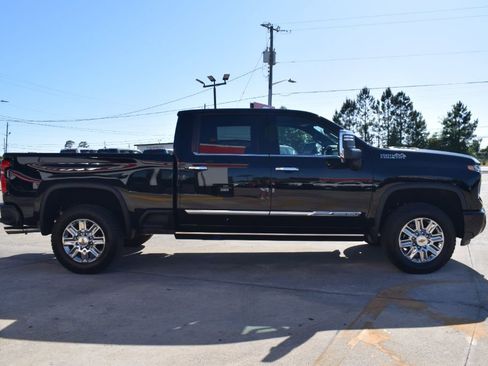 Used 2026 Chevrolet Silverado 3500 High Country w/ High Country Premium Package AWD/4WD image 5