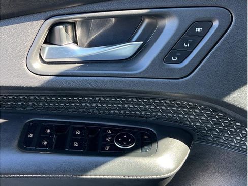 Used 2023 Nissan Ariya FWD image 20