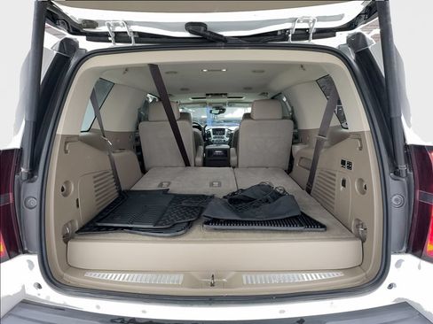 Used 2017 Chevrolet Tahoe LT w/ LT Signature Package RWD image 16