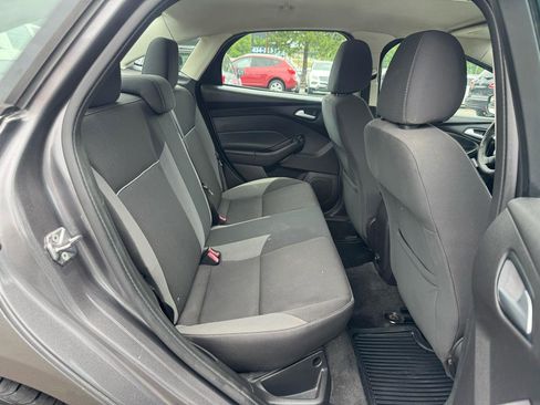 Used 2013 Ford Focus SE w/ Interior Protection Pkg FWD image 16