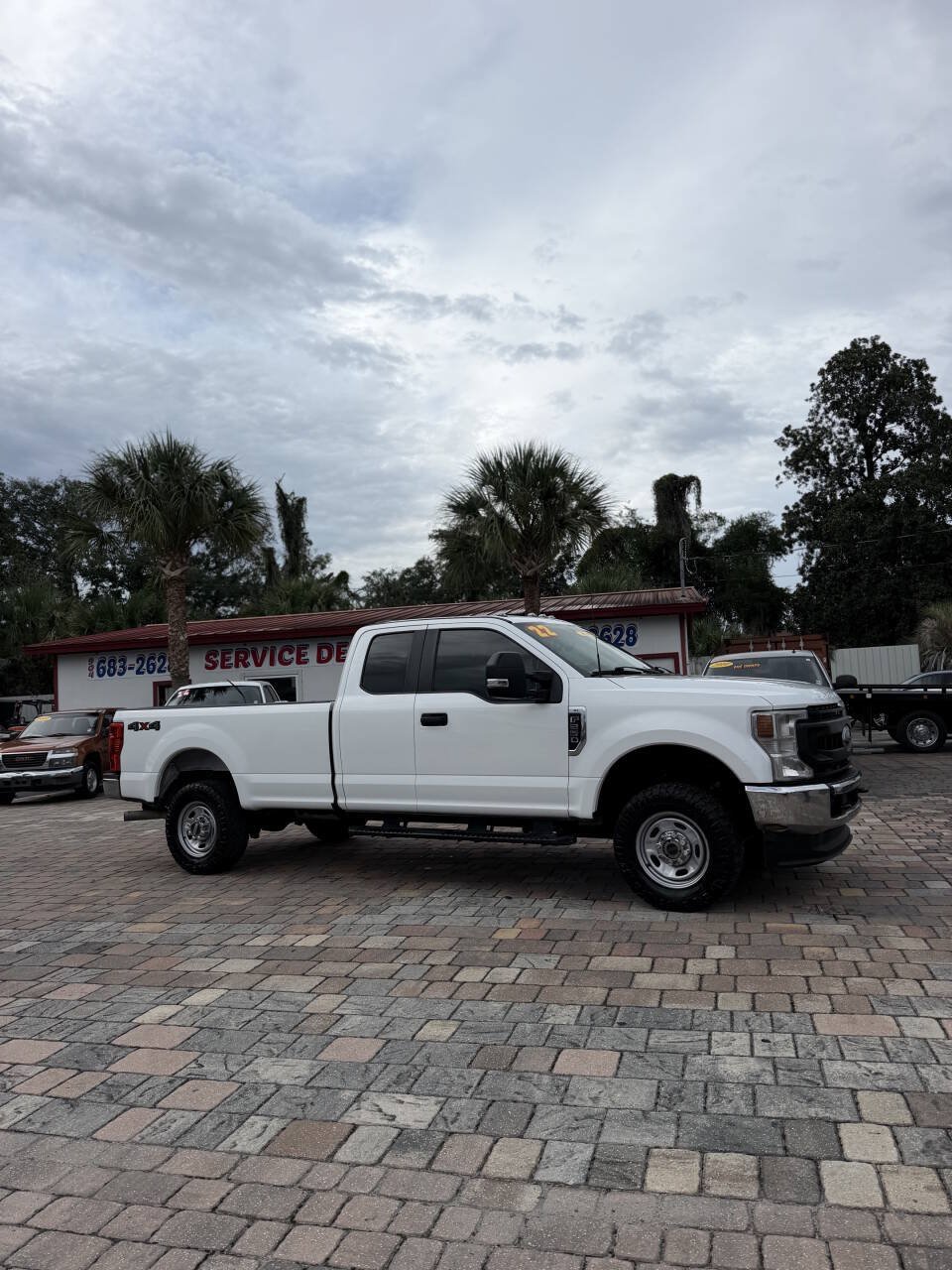 Used 2022 Ford F250 XL w/ Power Equipment Group AWD/4WD image 5