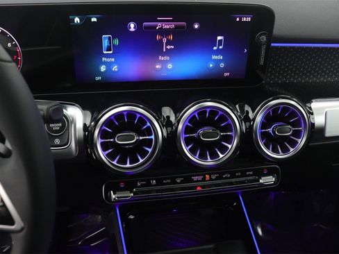 New 2026 Mercedes-Benz GLB 250 GLB 250 image 6