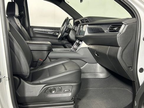 Used 2024 GMC Yukon Denali image 8