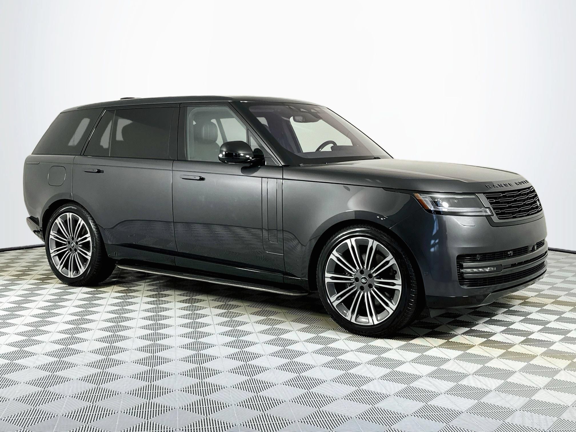 Certified 2023 Land Rover Range Rover Long Wheelbase SE AWD/4WD image 3