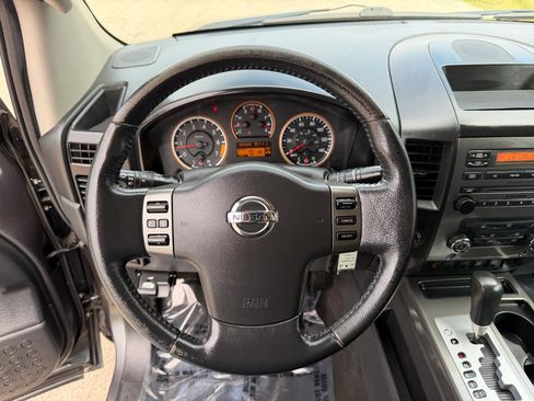 Used 2011 Nissan Titan SV w/ SV Premium Utility Pkg AWD/4WD image 14