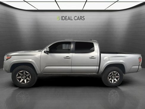 Used 2017 Toyota Tacoma Limited w/ Tow Package AWD/4WD image 8