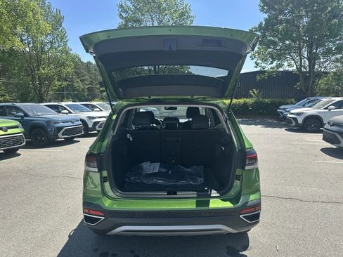 New 2026 Volkswagen Taos SE AWD/4WD image 33