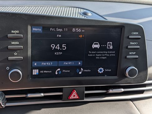 Used 2024 Hyundai Elantra SE FWD image 22