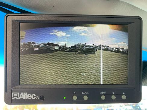 Used 2017 Ford E-350 and Econoline 350 Super Duty image 19