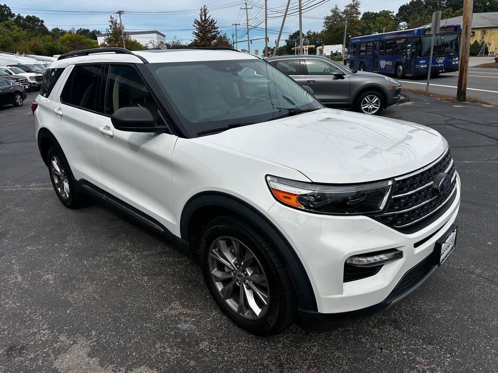 Used 2022 Ford Explorer XLT w/ Equipment Group 202A AWD/4WD image 6