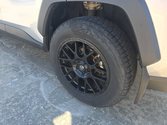 Used 2020 Toyota RAV4 LE w/ All Weather Liner Package FWD image 5