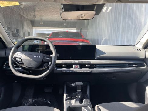 Used 2025 Kia K4 LXS image 31