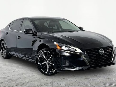 Used 2024 Nissan Altima 2.5 SR FWD image 1