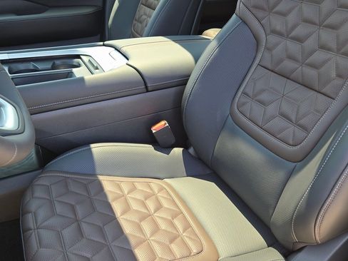 New 2025 Nissan Armada Platinum Reserve image 29