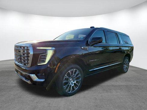 New 2026 GMC Yukon XL Denali w/ Sun & Power Step Package image 3