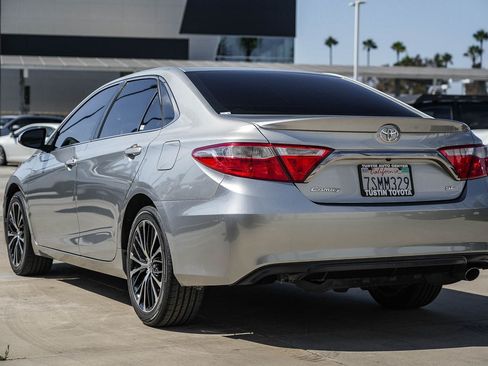 Used 2016 Toyota Camry SE FWD image 8