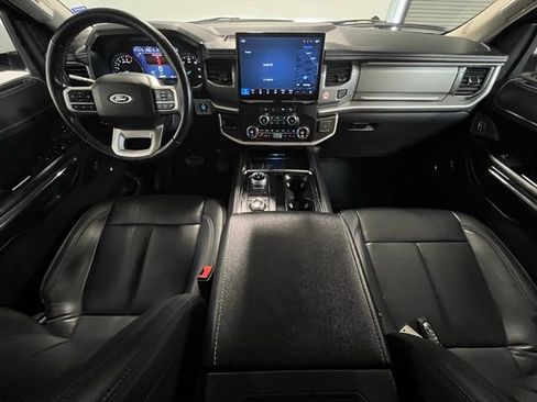 Used 2024 Ford Expedition XLT image 17