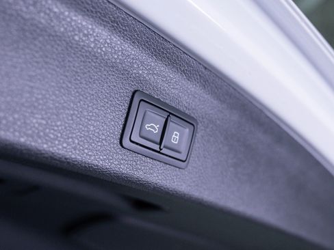 Used 2024 Audi Q3 2.0T Premium Plus w/ Premium Plus Package image 9