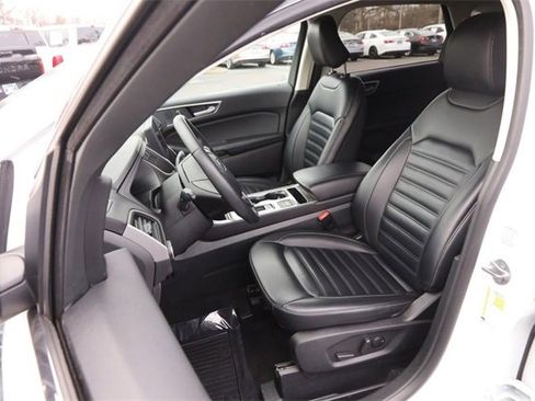 Certified 2024 Ford Edge SEL image 8