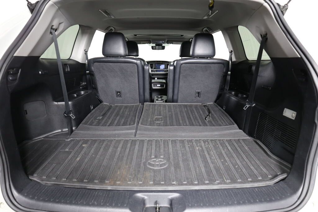 Used 2017 Toyota Highlander SE AWD/4WD image 19
