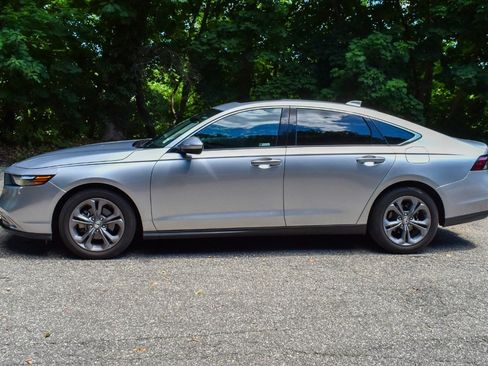 Used 2024 Honda Accord EX image 4