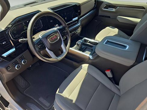 Used 2022 GMC Sierra 1500 SLT w/ SLT Convenience Package AWD/4WD image 13