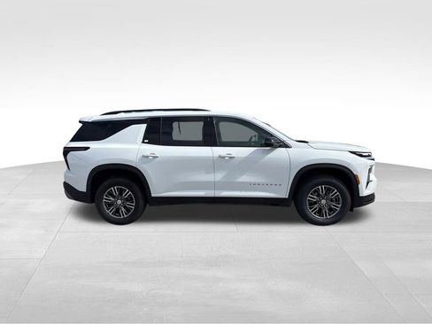 Used 2025 Chevrolet Traverse LT AWD/4WD image 12