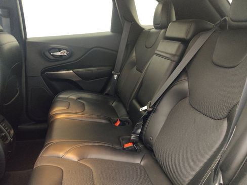 Used 2019 Jeep Cherokee Limited FWD image 18