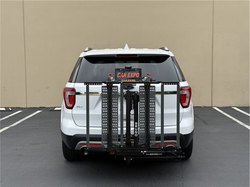 Used 2016 Ford Explorer XLT w/ Equipment Group 202A FWD image 6