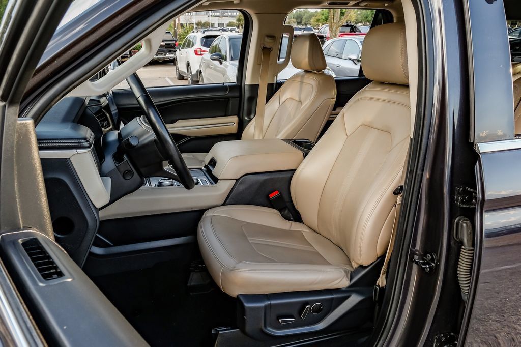 Used 2024 Ford Expedition Max Limited AWD/4WD image 32