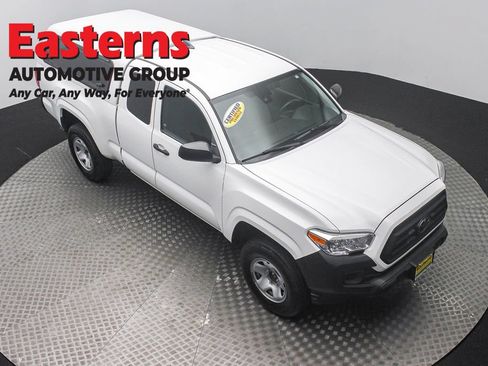 Used 2020 Toyota Tacoma SR RWD image 3