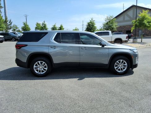 Certified 2023 Chevrolet Traverse LS FWD image 4