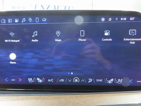 Used 2025 Chevrolet Suburban High Country image 23