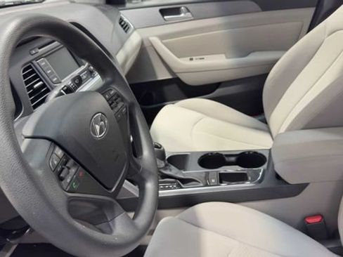 Used 2015 Hyundai Sonata SE w/ Option Group 09 FWD image 22