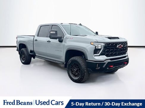 Used 2024 Chevrolet Silverado 2500 ZR2 w/ Technology Package image 1