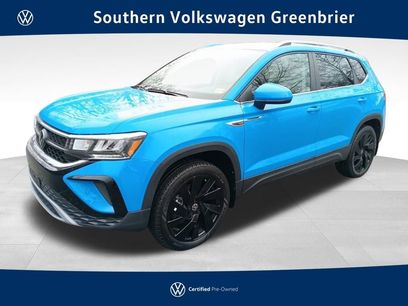 Used 2024 Volkswagen Taos SE w/ Panoramic Sunroof Package