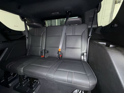 Used 2022 Chevrolet Tahoe RST w/ Luxury Package AWD/4WD image 27