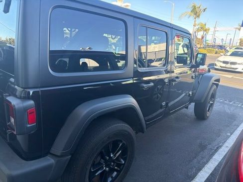 Used 2023 Jeep Wrangler Unlimited Sport AWD/4WD image 3