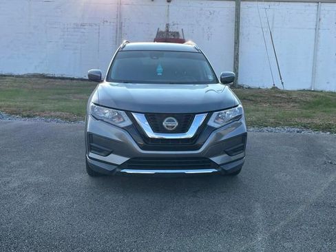 Used 2019 Nissan Rogue SV image 8