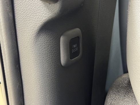 Used 2024 Toyota Sienna XLE image 16