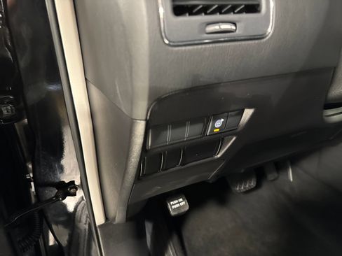 Used 2023 Nissan Armada SV AWD/4WD image 18